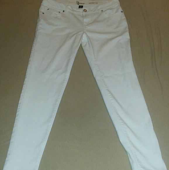Women's Celebrity Pink Mid-Rise Cotton Skinny Jean - Picture 1 of 5